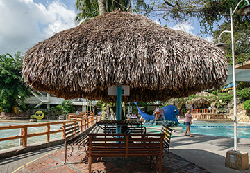 9 Waves Picnic Hut Kiosk Small
