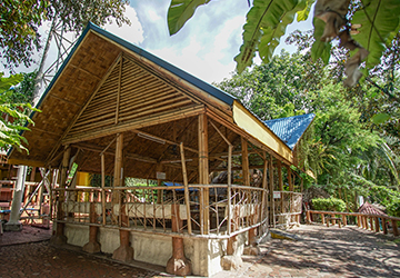 9 Waves Picnic Hut Pavillion Big