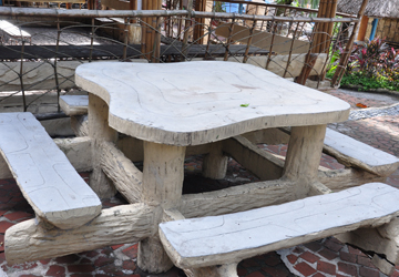 9 Waves Picnic Hut Table